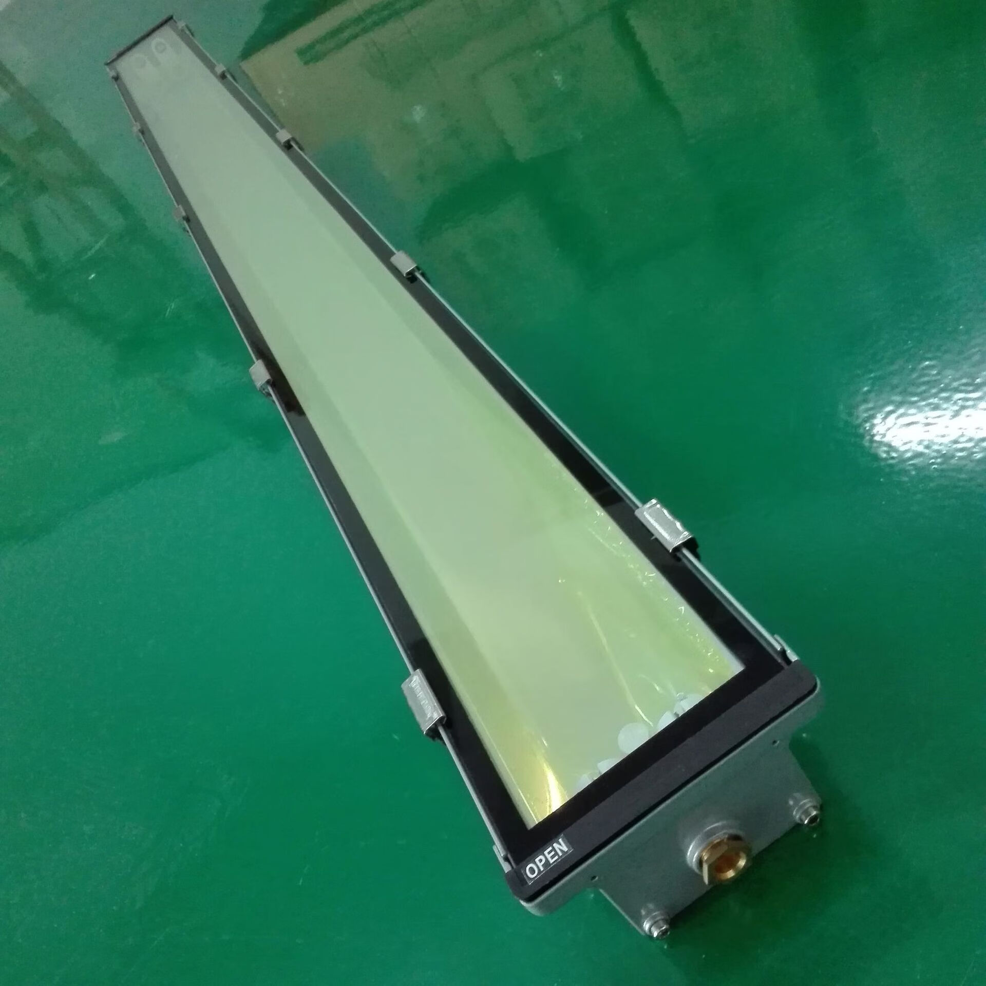 鋁合金線條燈支架 LED隧道燈與日光燈的高效解決方案